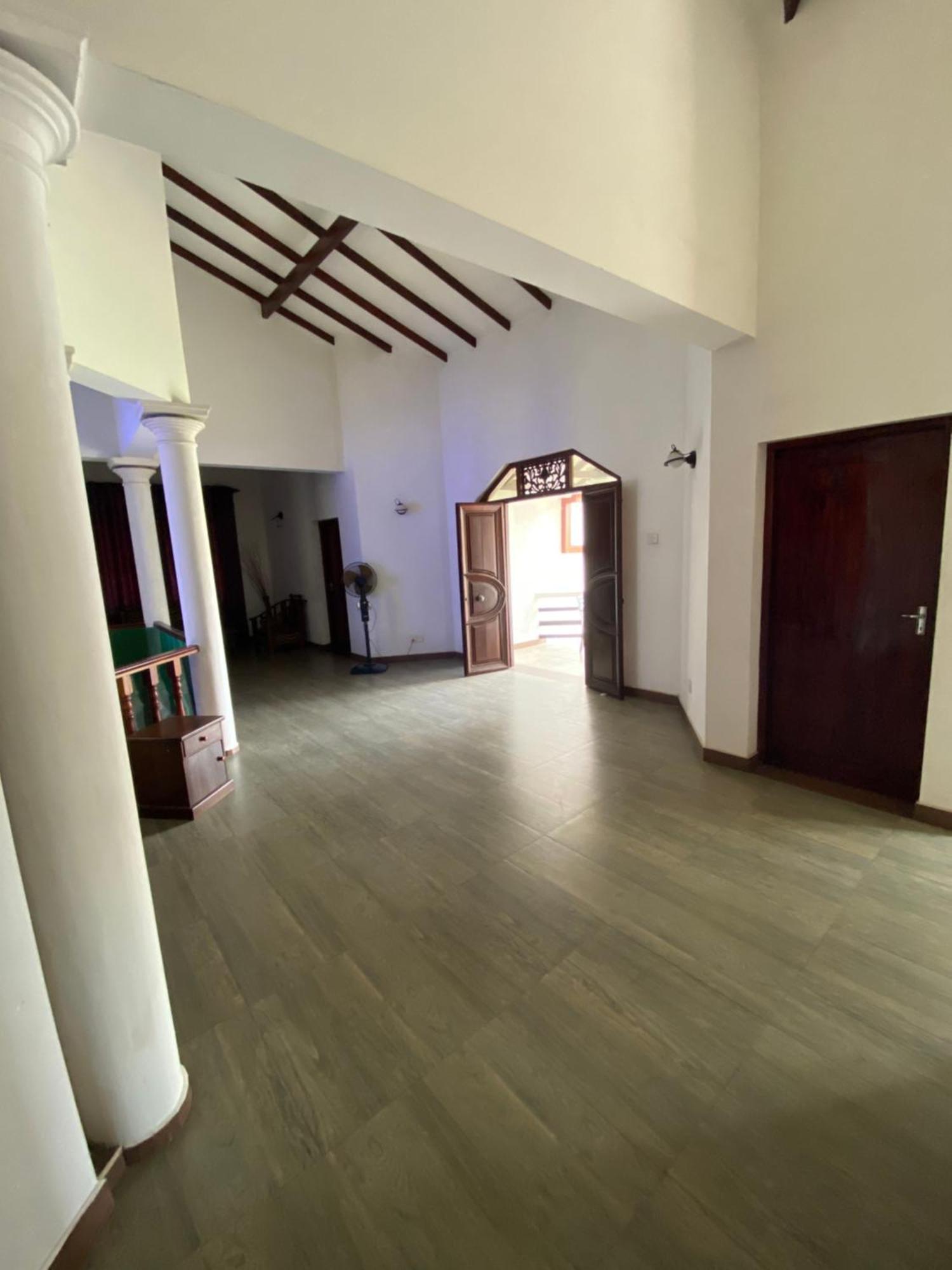 The Serene House Negombo Bagian luar foto