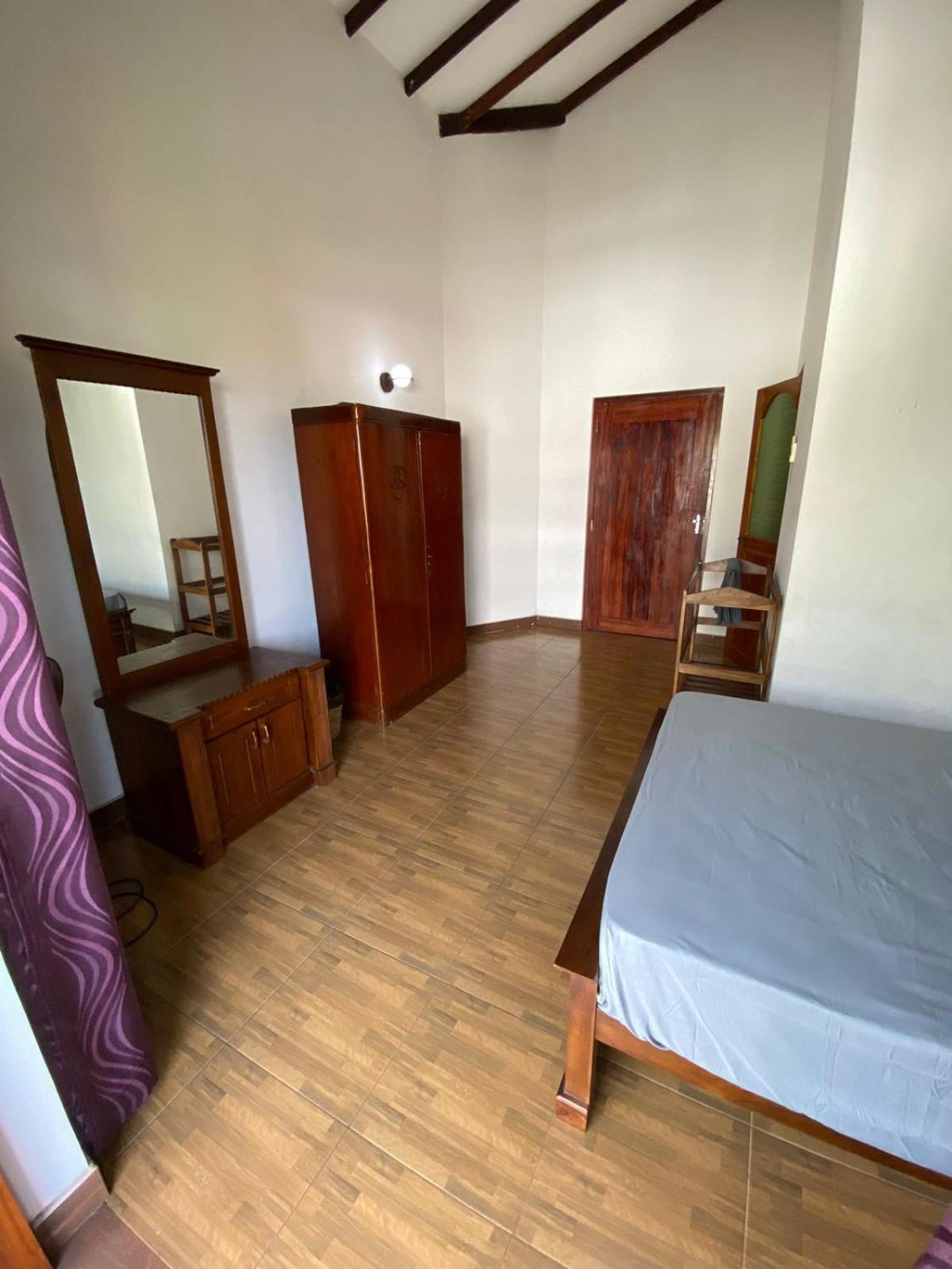 The Serene House Negombo Bagian luar foto
