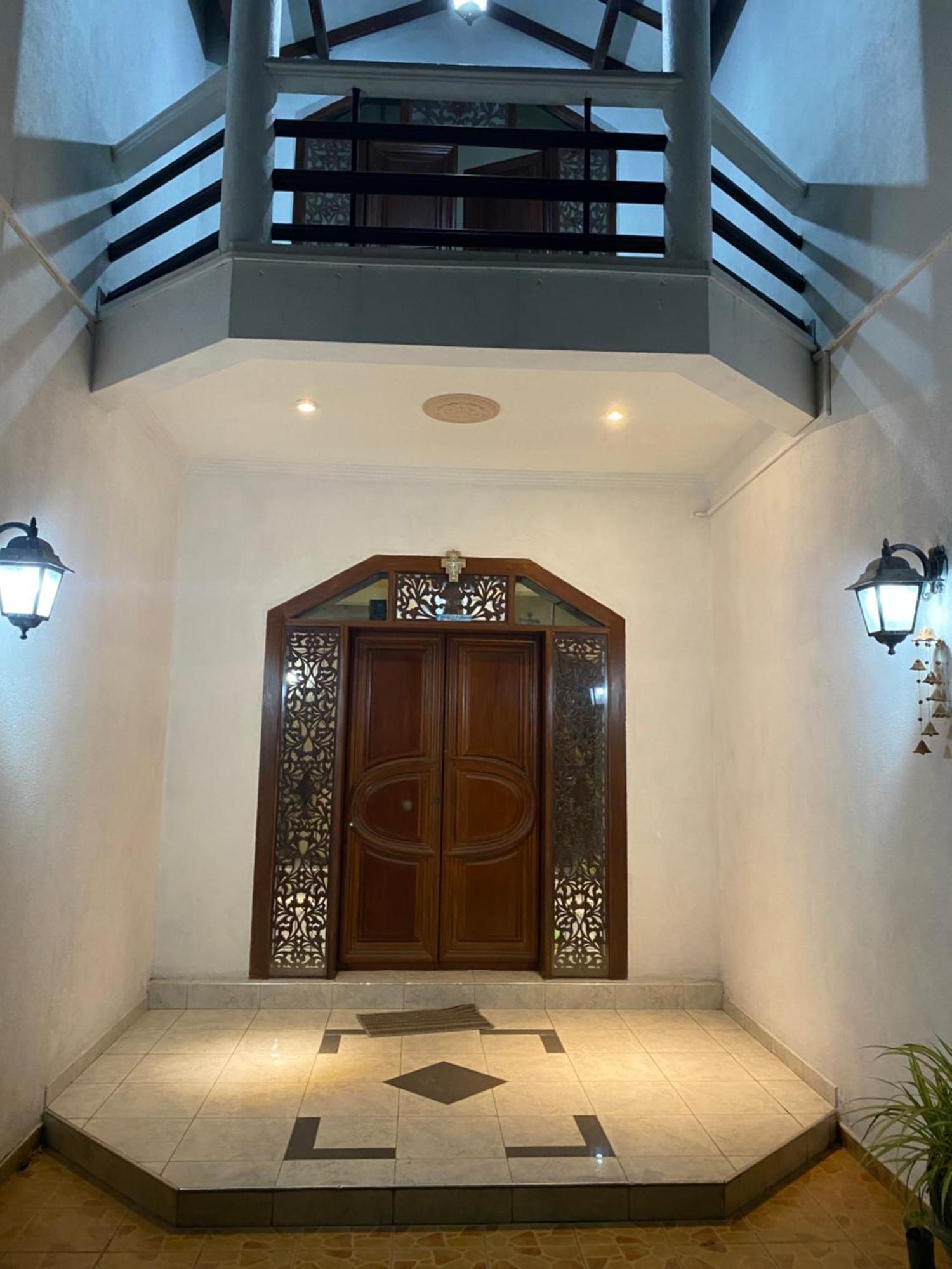 The Serene House Negombo Bagian luar foto