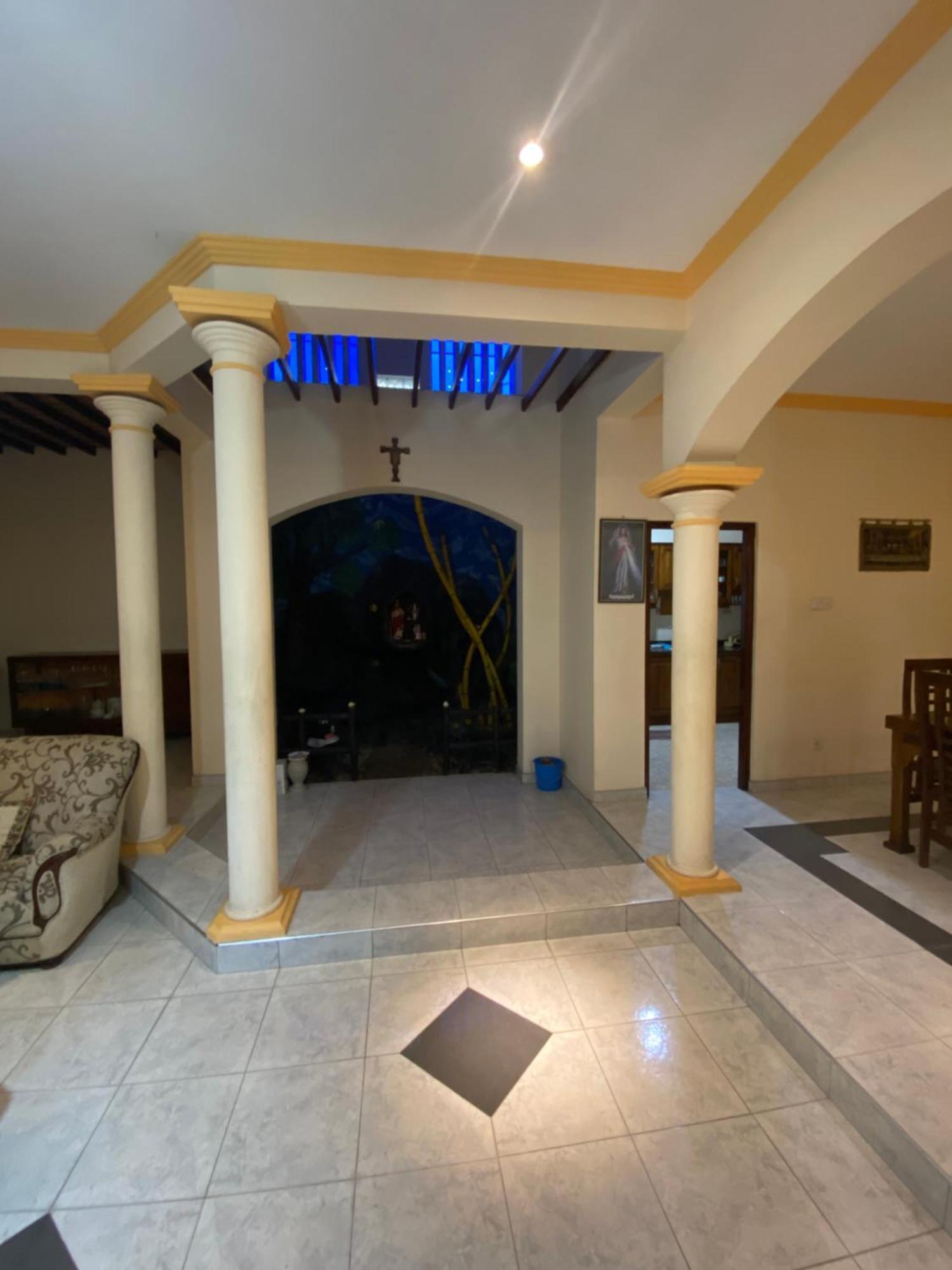 The Serene House Negombo Bagian luar foto